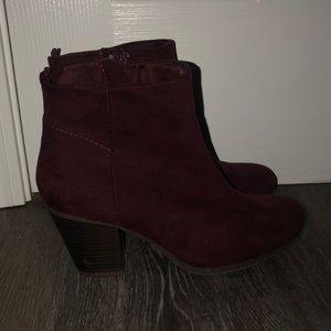 Maroon booties